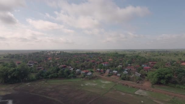 Drone Shot Volando Verso Sentiero Terrestre Passando Tipico Villaggio Del — Video Stock