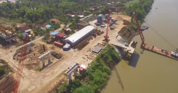 Video Panorámico Aéreo Una Obra Construcción Construcción Nuevo Puente — Vídeos de Stock