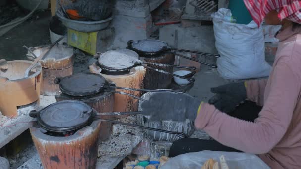 Processo Cones Waffle Cozinha Tradicionais Usando Ferro Cones Waffle Antiquado — Vídeo de Stock