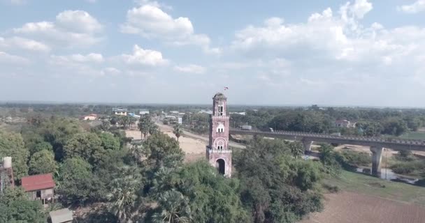 Luchtfoto Drone Schoot Voorbij Koloniale Franse Uitkijktoren Buurt Van Een — Stockvideo
