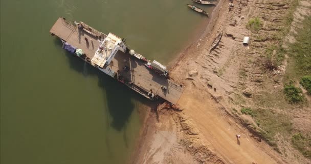 Vista Aérea Estática Los Vehículos Motocicletas Llegar Ferry — Vídeo de stock