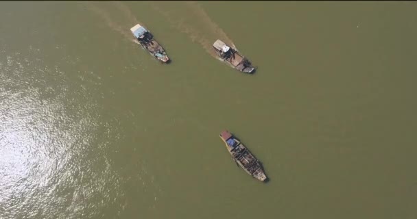 Εναέρια Αεροφωτογραφία Της Βυθοκόρησης Σκάφη Στον Ποταμό Άντληση Κοίτης Άμμο — Αρχείο Βίντεο