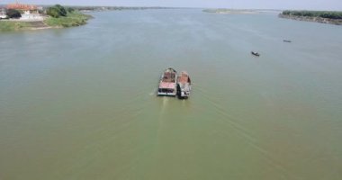 Eski tarama mavnalar nehirden aşağı gidiş yan yana gelen kadar devirme