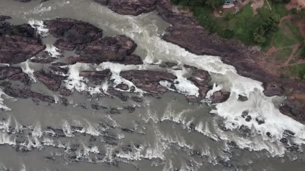 Overhead Drone Skott Över Serie Vattenfall Och Forsar Mekongfloden — Stockvideo