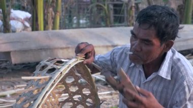 Tel bambu beşik kenarı bitirmek için uygulanır 