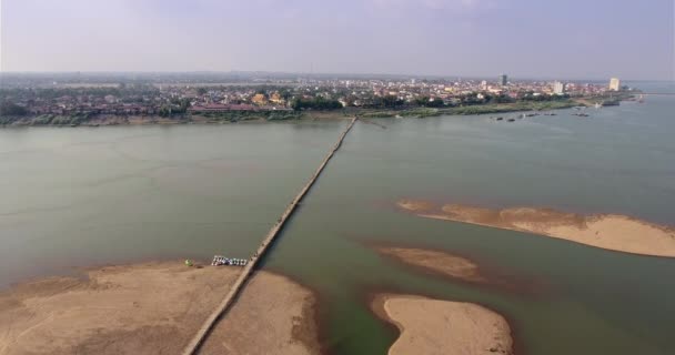 Antena Mucha Powrót Przez Most Długi Bambusa Miasto Położone Nad — Wideo stockowe