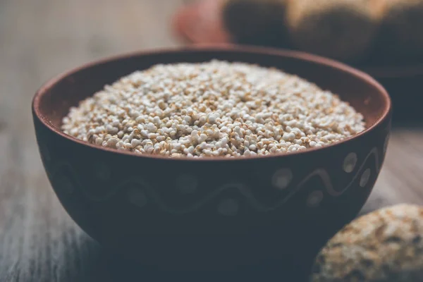 Amaranth Oder Rajgira Lahi Einer Schüssel Mit Süßer Leiter Selektiver — Stockfoto