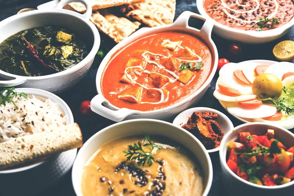 Surtido Comida India Para Almuerzo Cena Arroz Lentejas Paneer Dal — Foto de Stock