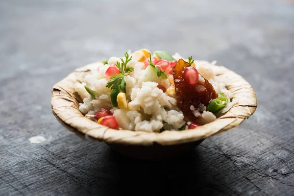 Gopalkala veya Dahi Kala lord Krishna Janmashtami veya Gokulashtami için sunulan bir prasad var. Dövülmüş pirinç, lor/süt, şeker, nar, biber, turşu ve kişniş kullanılarak yapılan