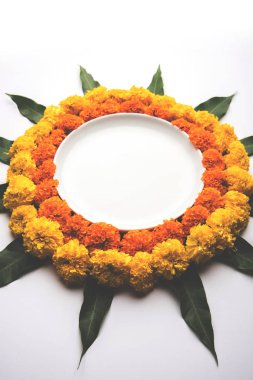 Kadife çiçeği çiçek rangoli Diwali veya Pongal Festivali için