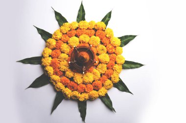 Kadife çiçeği çiçek rangoli Diwali veya Pongal Festivali için