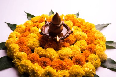 Kadife çiçeği çiçek rangoli Diwali veya Pongal Festivali için