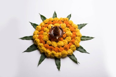 Kadife çiçeği çiçek rangoli Diwali veya Pongal Festivali için