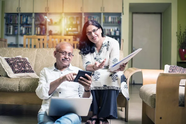 Senior Indian Asian Couple Accounting Doing Home Finance Checking Bills — Stock Photo, Image