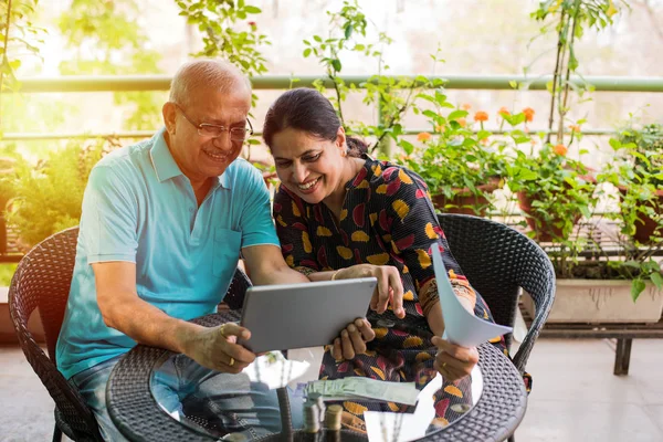 Senior Indian Asian Couple Accounting Doing Home Finance Checking Bills — Stock Photo, Image