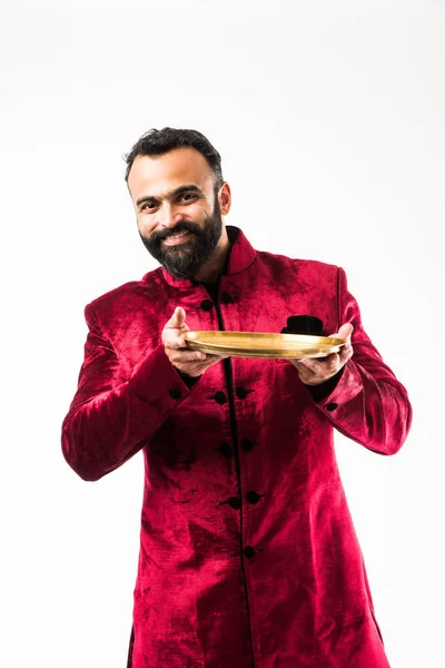 Indian Man Holding Empty Plate While Wearing Traditional Sherwani Diwali — Stock Photo, Image