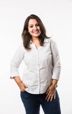 Stüdyodaki Hintli genç kadın