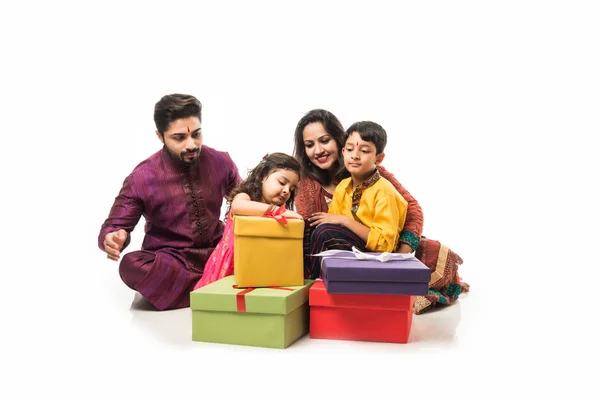 Indian Family Celebrating Diwali Deepavali Traditional Wear While Sitting Isolated — Stock Photo, Image