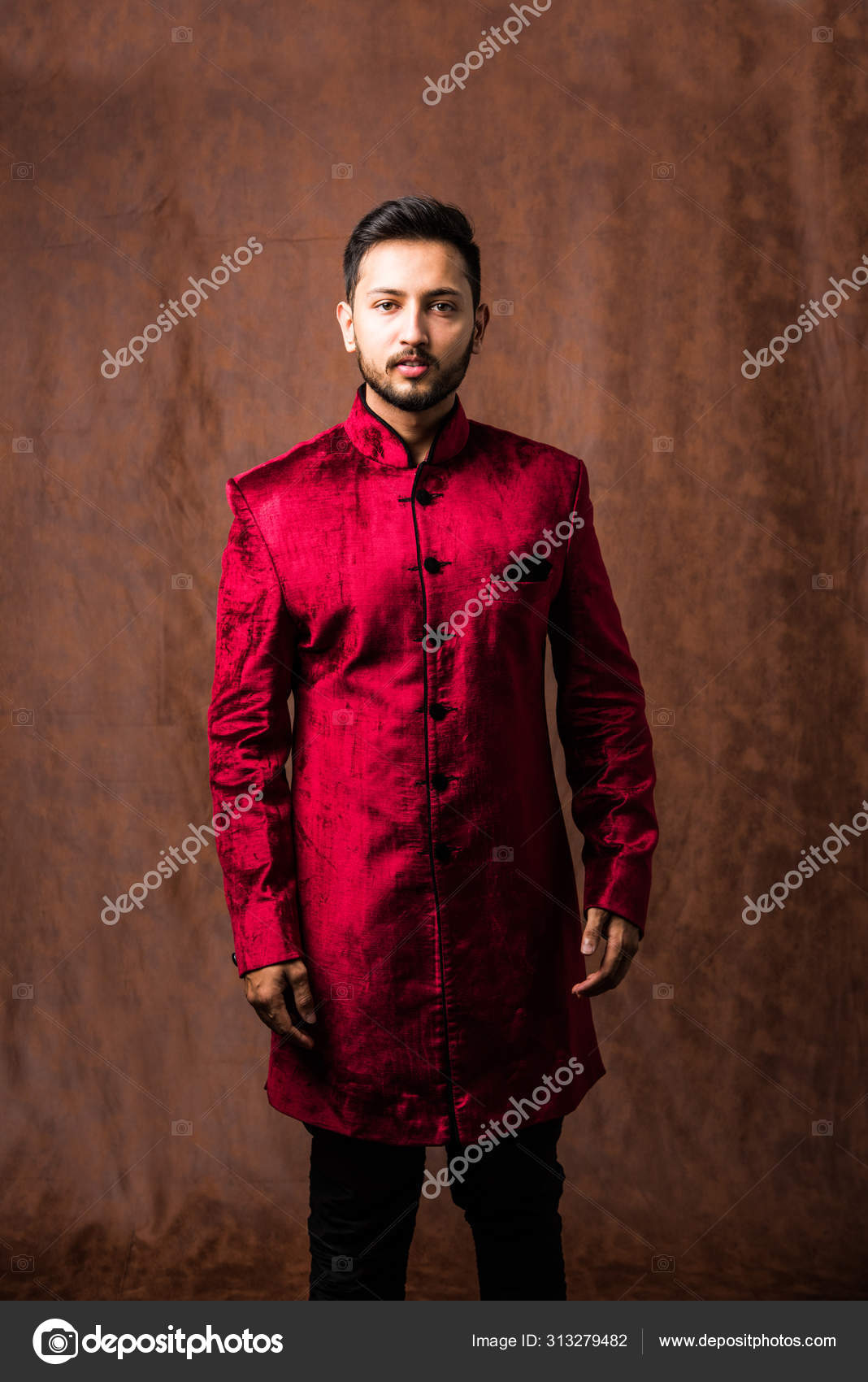 Kurta pyjama Cut Out Stock Images & Pictures - Alamy