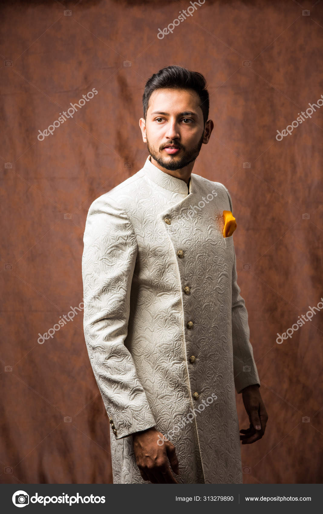 Handsome boy in Indian traditional attire posing for camera, Pune,  Maharashtra Stock Photo - Alamy