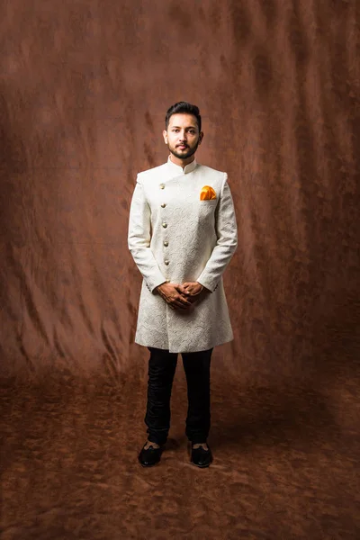 Indiase Man Traditionele Kleding Kurta Pyjama Doeken Mannelijke Mode Model — Stockfoto