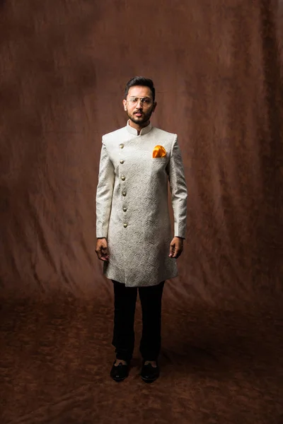 Індійський Чоловік Традиційному Одязі Або Курта Піжама Модель Чоловічої Моди — стокове фото