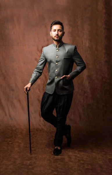 Geleneksel Giysili Hintli Adam Kurta Pijama Kumaşlı Sherwani Erkek Model — Stok fotoğraf