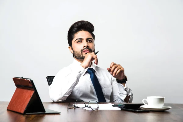 Bearded Indian Businessman Accounting While Sitting Desk Table Office — Stock Photo, Image