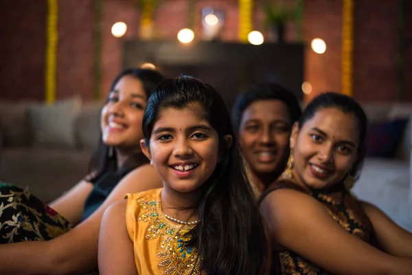 Niños Indios Celebrando Diwali Deepawali Bhai Dooj Rakhi Raksha Bandhan — Foto de Stock