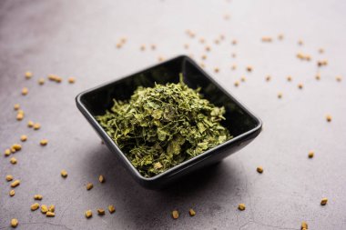 Kasuri Methi / Kasoori Methi veya Trigonella Foenum Graecum olarak da bilinen kurutulmuş çemen yaprağı.