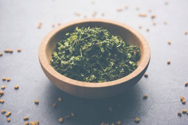 Kasuri Methi / Kasoori Methi veya Trigonella Foenum Graecum olarak da bilinen kurutulmuş çemen yaprağı.