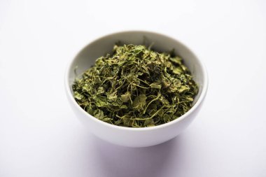 Kasuri Methi / Kasoori Methi veya Trigonella Foenum Graecum olarak da bilinen kurutulmuş çemen yaprağı.