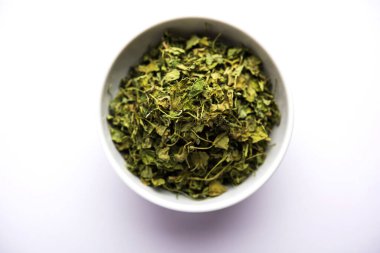 Kasuri Methi / Kasoori Methi veya Trigonella Foenum Graecum olarak da bilinen kurutulmuş çemen yaprağı.