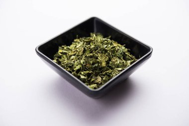 Kasuri Methi / Kasoori Methi veya Trigonella Foenum Graecum olarak da bilinen kurutulmuş çemen yaprağı.
