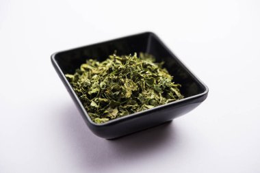 Kasuri Methi / Kasoori Methi veya Trigonella Foenum Graecum olarak da bilinen kurutulmuş çemen yaprağı.