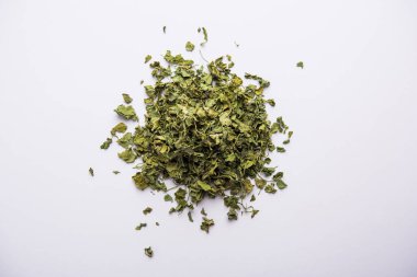 Kasuri Methi / Kasoori Methi veya Trigonella Foenum Graecum olarak da bilinen kurutulmuş çemen yaprağı.