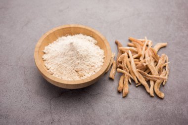 Ayurvedic Güçlü Bitki Musli - Toz ve Ham şeklinde Safed Moosli veya Swetha Musli olarak da bilinir.