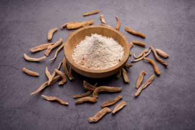 Ayurvedic Güçlü Bitki Musli - Toz ve Ham şeklinde Safed Moosli veya Swetha Musli olarak da bilinir.