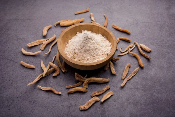 Ayurvedic Güçlü Bitki Musli - Toz ve Ham şeklinde Safed Moosli veya Swetha Musli olarak da bilinir.