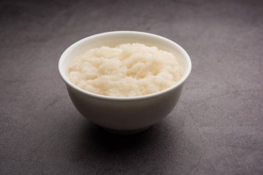 Beyaz soğan püresi veya Güvenli Pyaj ka macunu, önemli bir besin kaynağı.