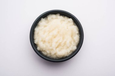 Beyaz soğan püresi veya Güvenli Pyaj ka macunu, önemli bir besin kaynağı.