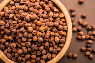 Siyah Bezelye ya da Kala Chana bir kasede, seçici bir odak