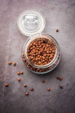 Siyah Bezelye ya da Kala Chana bir kasede, seçici bir odak