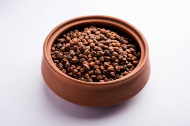 Siyah Bezelye ya da Kala Chana bir kasede, seçici bir odak