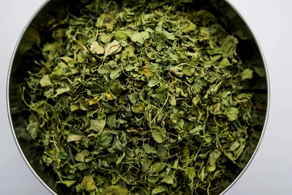 Kasoori Methi Auch Als Kasuri Methi Oder Getrocknete Bockshornkleeblätter Bekannt — Stockfoto