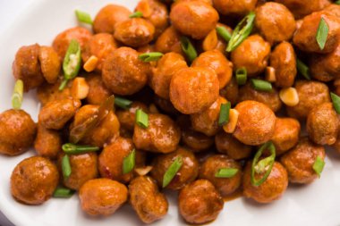 Soya Mançurya 'yı kurutur ya da sosla.