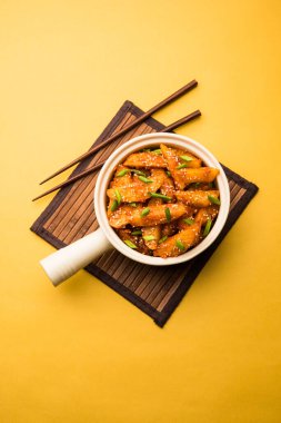 Çıtır Bal Biberli Patates Hint Çin mutfağından süper bağımlılık yapan bir aperatiftir.