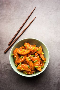 Çıtır Bal Biberli Patates Hint Çin mutfağından süper bağımlılık yapan bir aperatiftir.