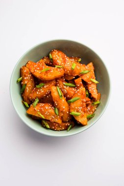 Çıtır Bal Biberli Patates Hint Çin mutfağından süper bağımlılık yapan bir aperatiftir.