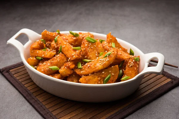 Crispy Honey Chilli Potatoes Super Addictive Snack Indian Chinese Cuisine — Stock Photo, Image